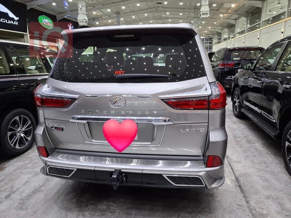 Lexus LX
